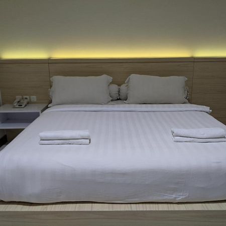 Twin Star Surakarta (Solo) Exterior foto